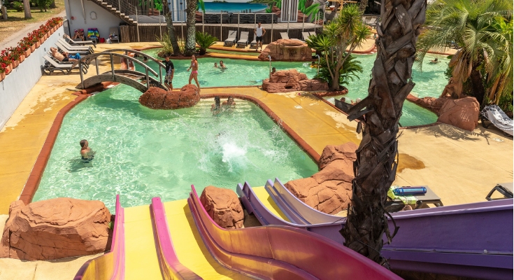 Les toboggans de L'Oasis Pool