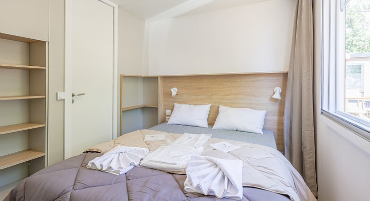 Chambre lit double mobil-home Ultimate