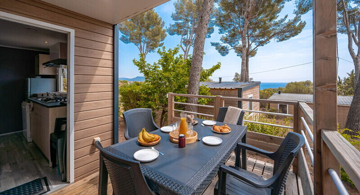 Terrasse avec vue sur mer